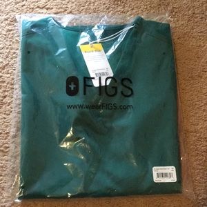 Figs Casma Three Pocket Top